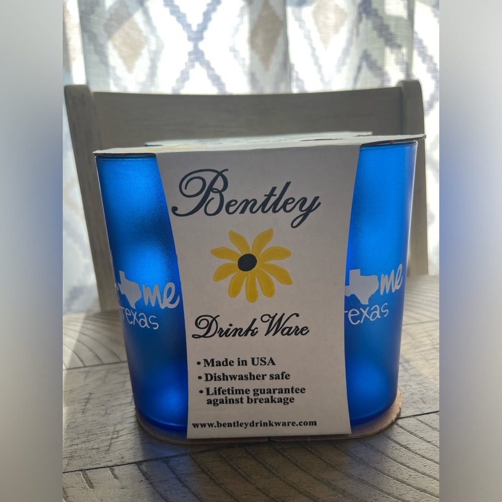 HOME TEXAS Bentley drink ware plastic cups